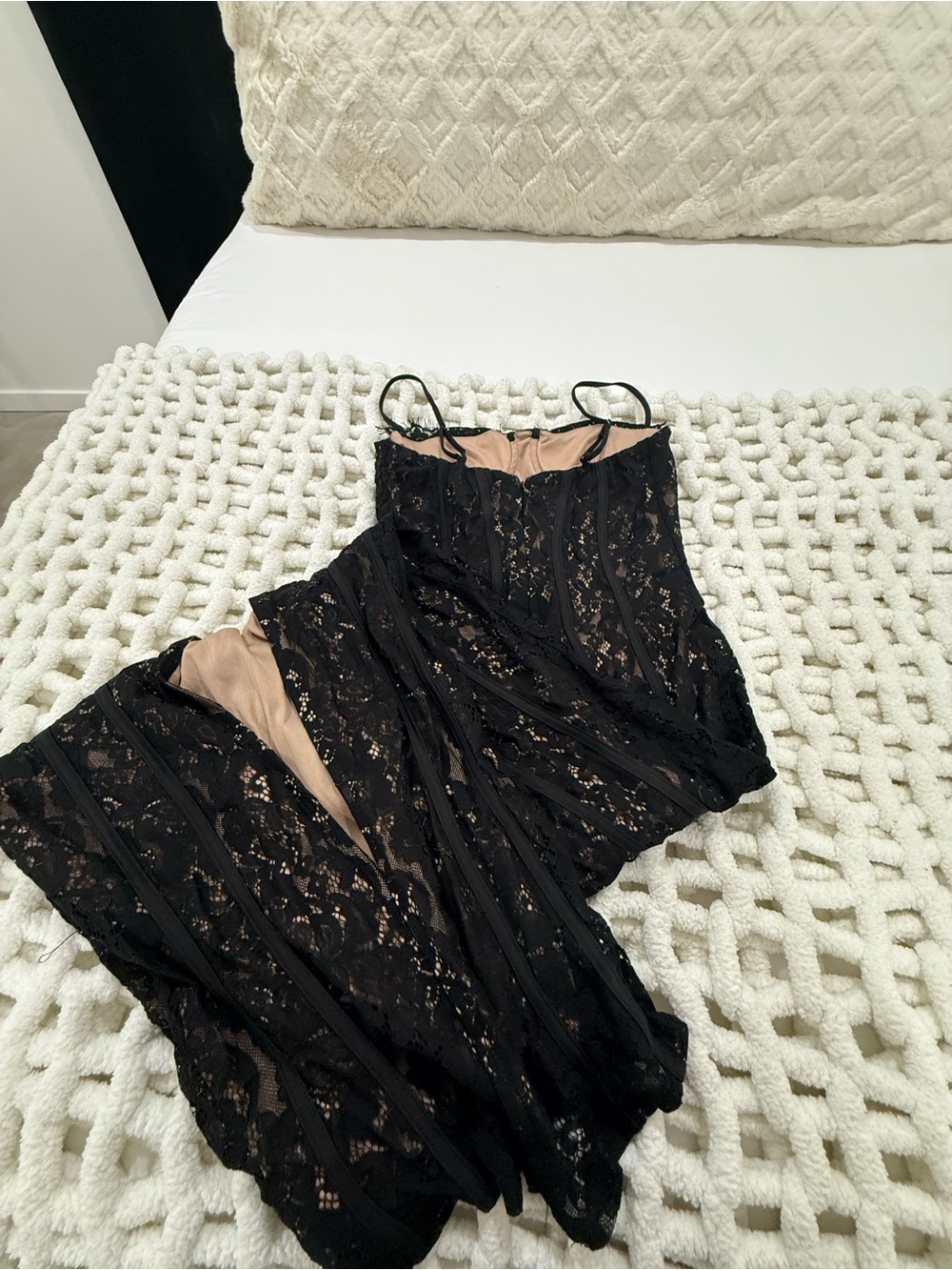Lace Maxi Dress in Black - Picture 6 of 6